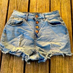 Vanilla Start Mom Shorts